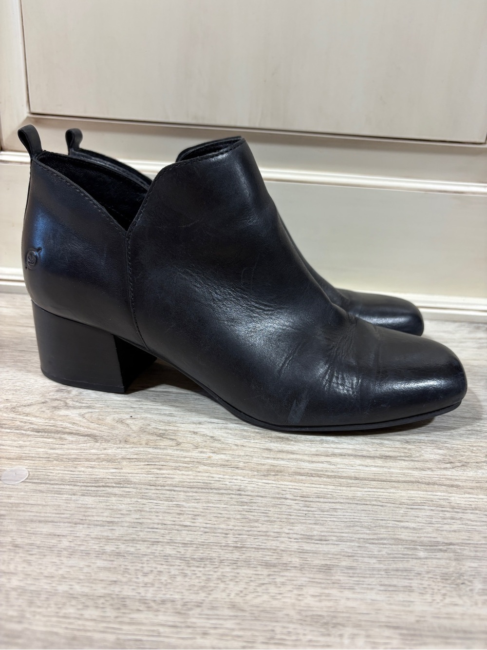 Born Boots Womens 11 Block Heel Square Toe Black Leather Side Zip Classic